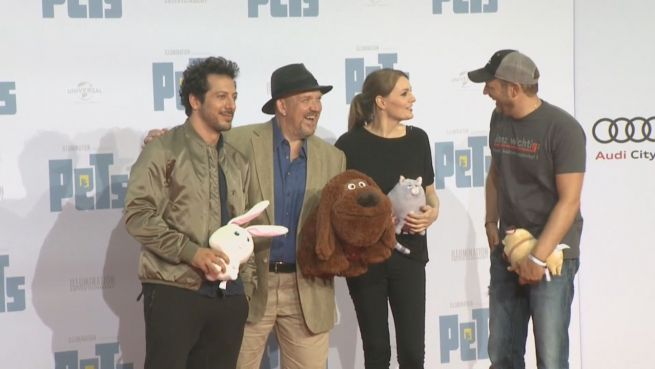 go to ‚Pets‘-Premiere in Berlin: Promis lieben ihre Haustiere