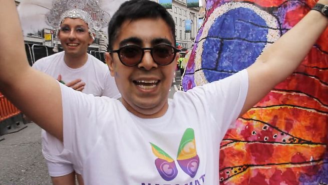 go to Hungriger Spaß: Fastender Moslem erlebt ‚London Pride‘