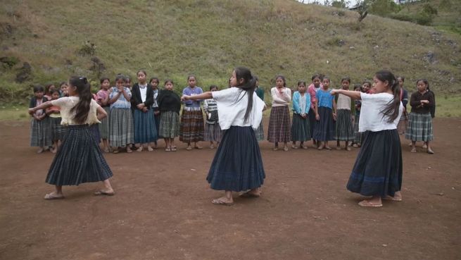 go to Taekwondo in Tracht: Guatemalas Mädchen schlagen zurück